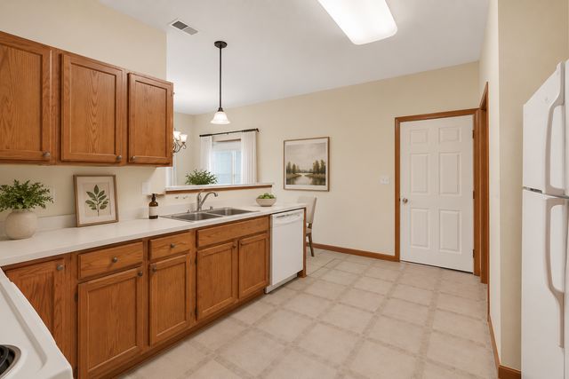 15280 Flower Way 230, Apple Valley, MN 55124