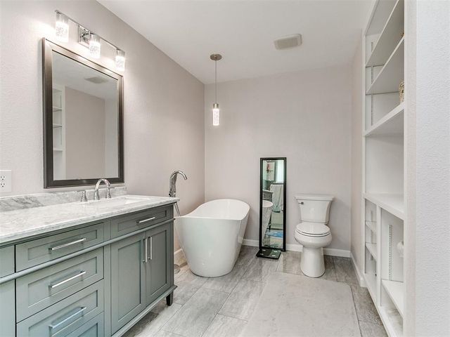 1103 Sunny Brook Drive, Edmond, OK 73034