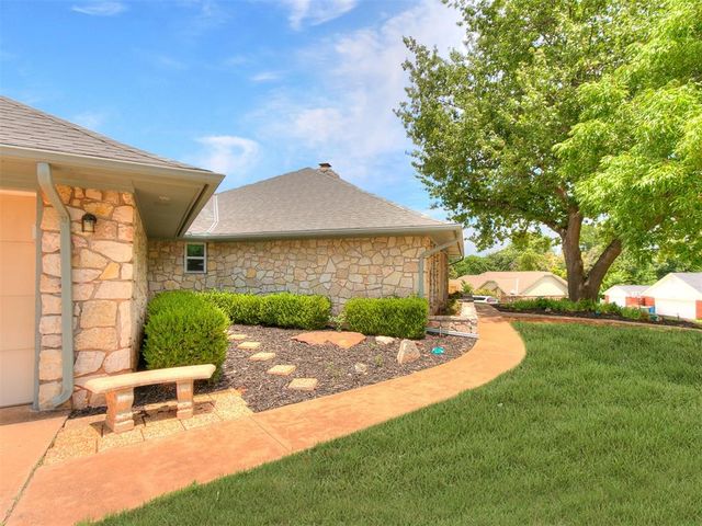1103 Sunny Brook Drive, Edmond, OK 73034