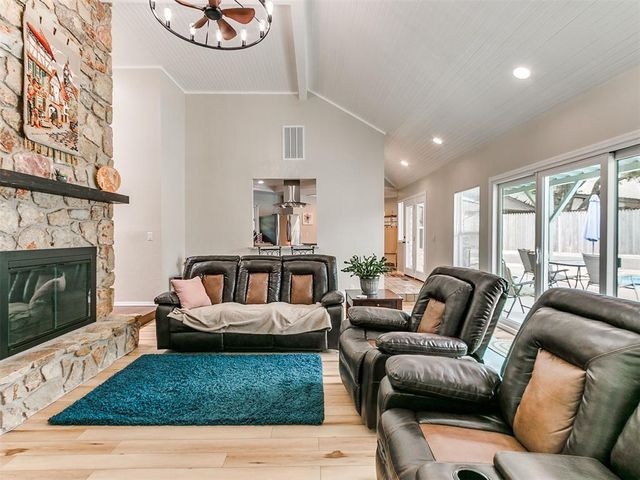 1103 Sunny Brook Drive, Edmond, OK 73034