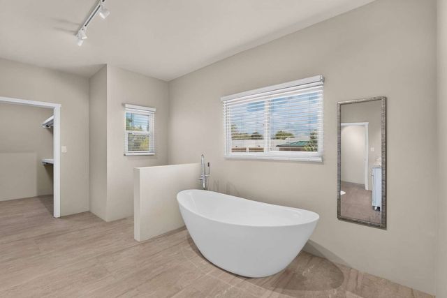 71 Avenida Frijoles, Santa Fe, NM 87507
