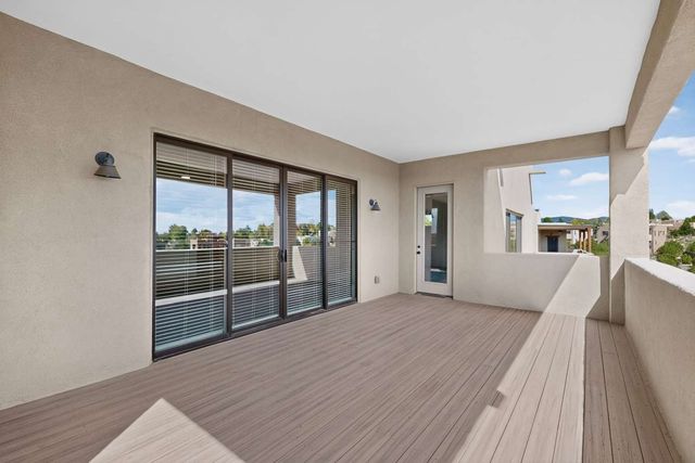 71 Avenida Frijoles, Santa Fe, NM 87507