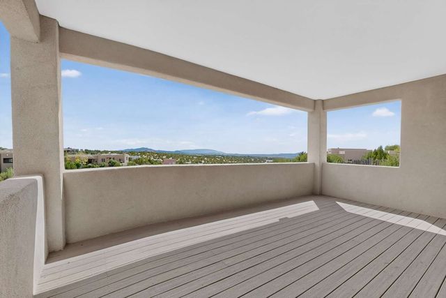 71 Avenida Frijoles, Santa Fe, NM 87507