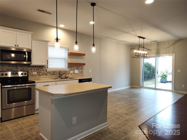 13415 Hunting Birds Lane, Charlotte, NC 28278