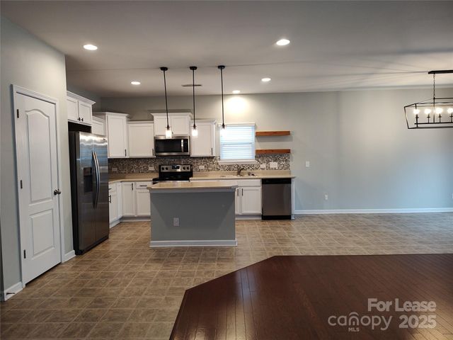 13415 Hunting Birds Lane, Charlotte, NC 28278