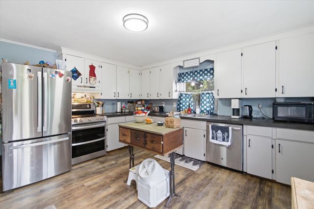 88 Dunbar Street, Manchester, NH 03103