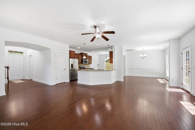 317 Sand Grove Drive, Swansboro, NC 28584