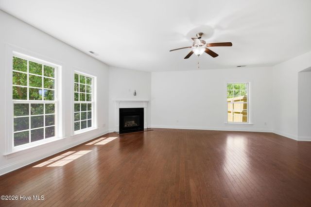 317 Sand Grove Drive, Swansboro, NC 28584