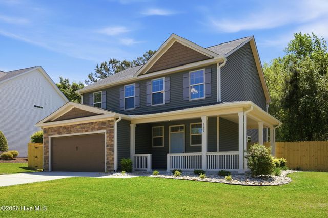 317 Sand Grove Drive, Swansboro, NC 28584