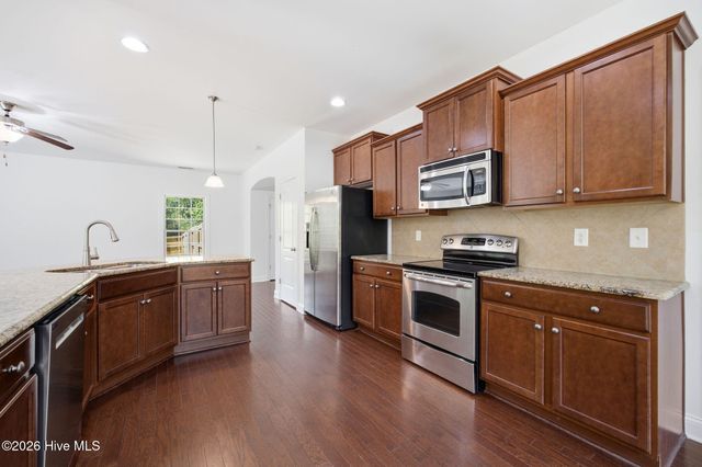 317 Sand Grove Drive, Swansboro, NC 28584