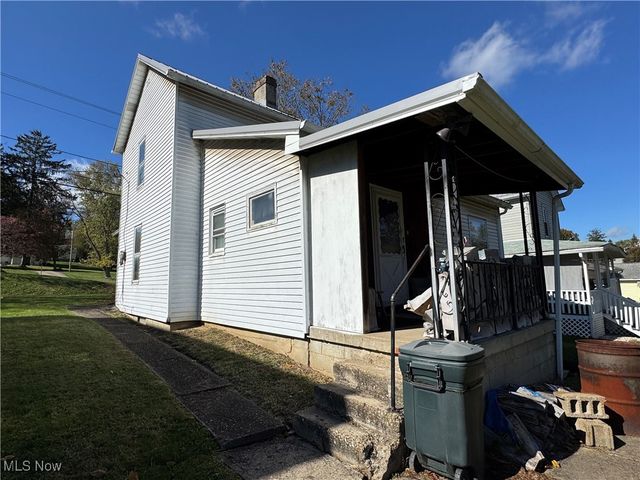 147 S Sugar Street, St Clairsville, OH 43950