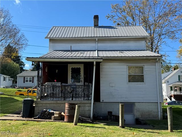 147 S Sugar Street, St Clairsville, OH 43950