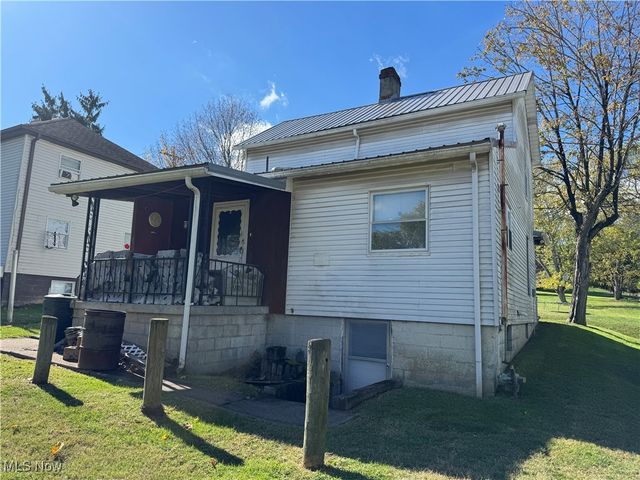 147 S Sugar Street, St Clairsville, OH 43950