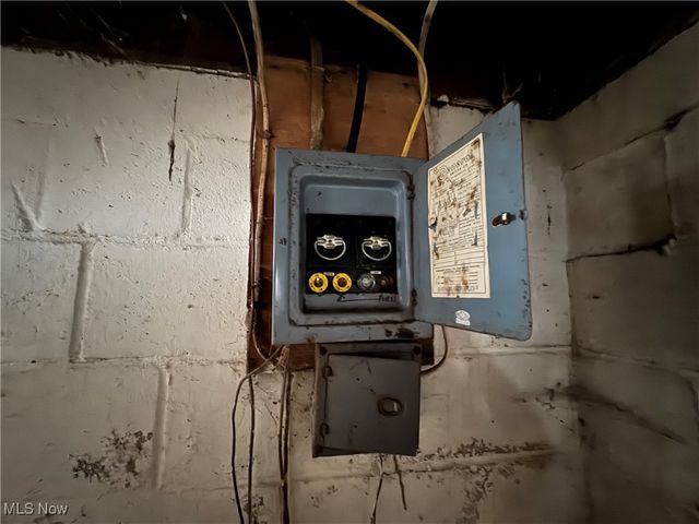 147 S Sugar Street, St Clairsville, OH 43950