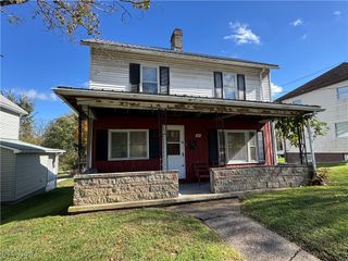147 S Sugar Street, St Clairsville, OH 43950
