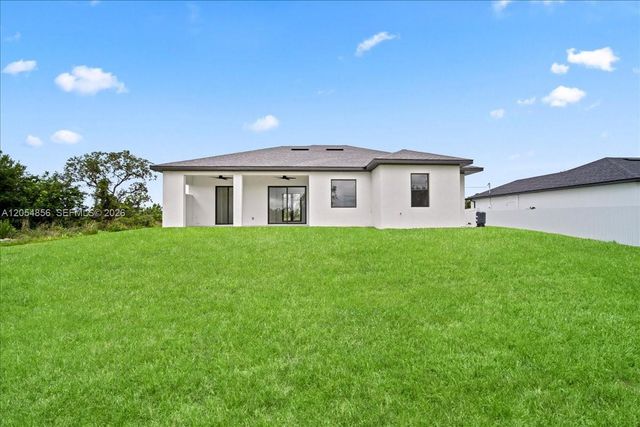 3371 Meadow Rd, Lehigh Acres, FL 33974