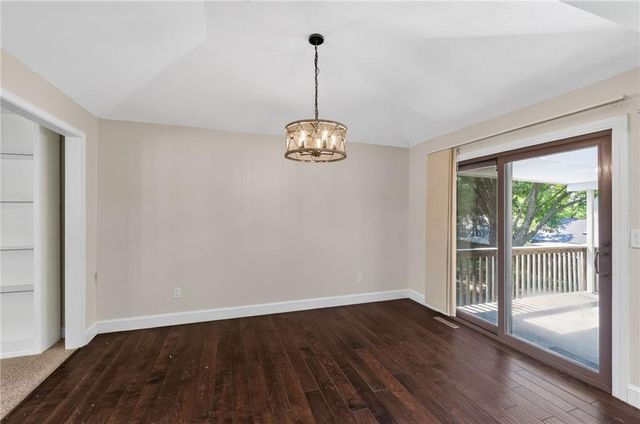 5524 NW Raintree Drive, Kansas City, MO 64152