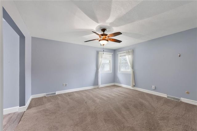 5524 NW Raintree Drive, Kansas City, MO 64152