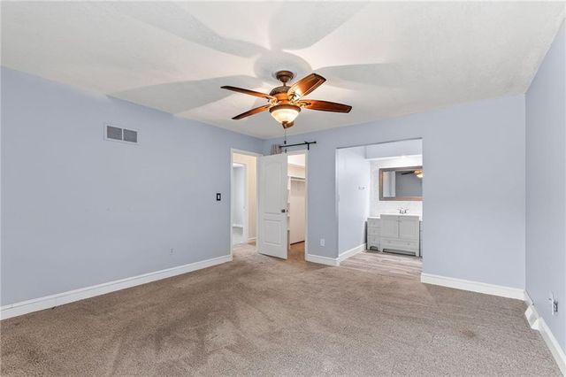 5524 NW Raintree Drive, Kansas City, MO 64152