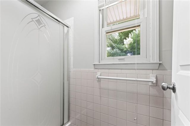 5524 NW Raintree Drive, Kansas City, MO 64152