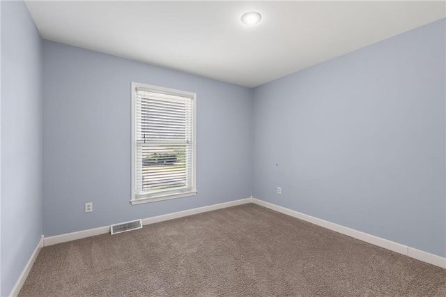 5524 NW Raintree Drive, Kansas City, MO 64152