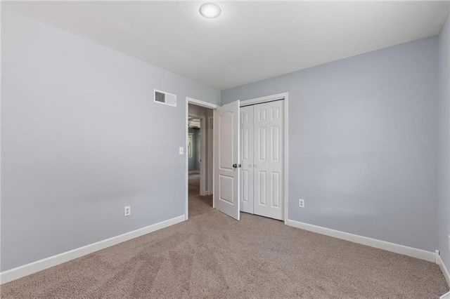 5524 NW Raintree Drive, Kansas City, MO 64152