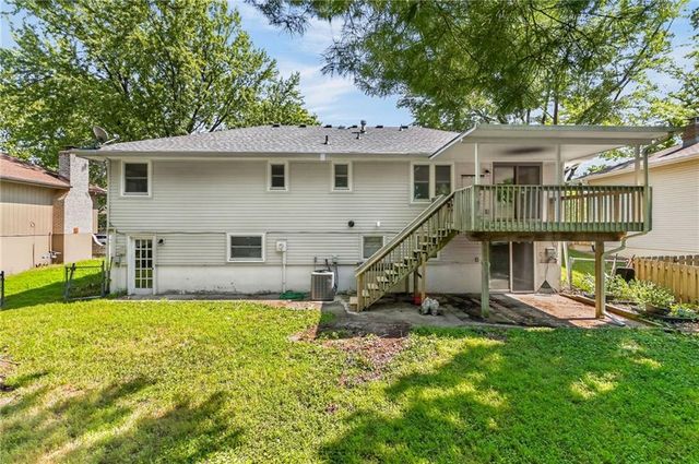 5524 NW Raintree Drive, Kansas City, MO 64152