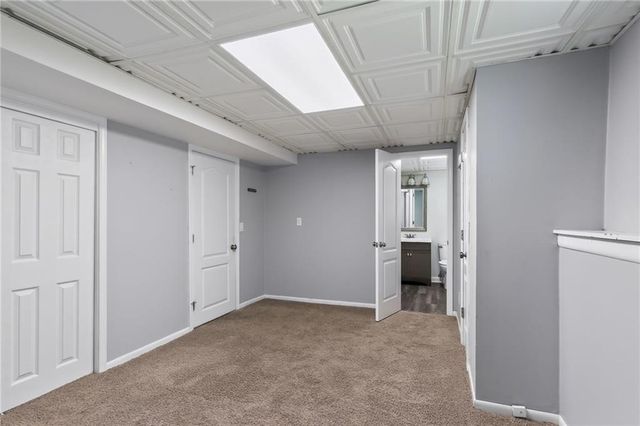 5524 NW Raintree Drive, Kansas City, MO 64152