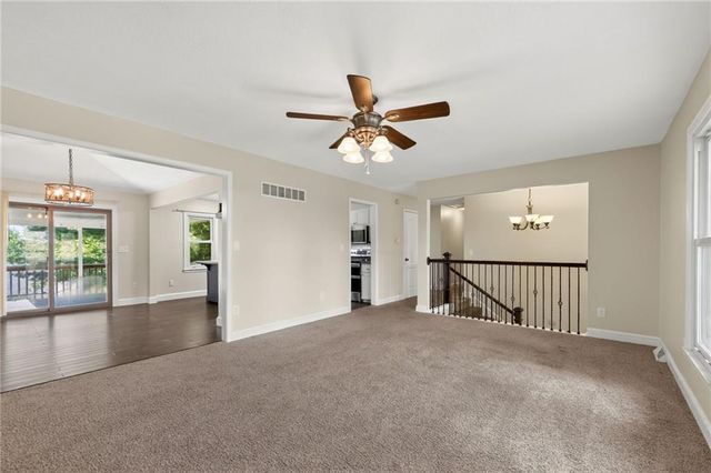 5524 NW Raintree Drive, Kansas City, MO 64152