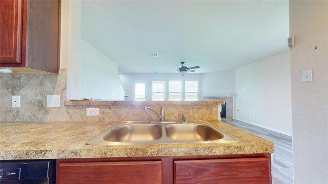 2102 Red Cedar Trail, Rosenberg, TX 77471