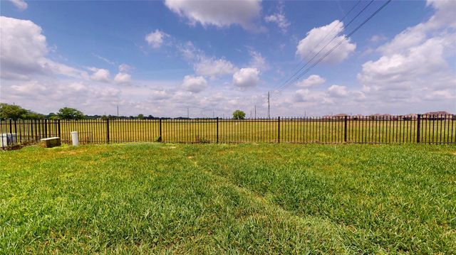 2102 Red Cedar Trail, Rosenberg, TX 77471