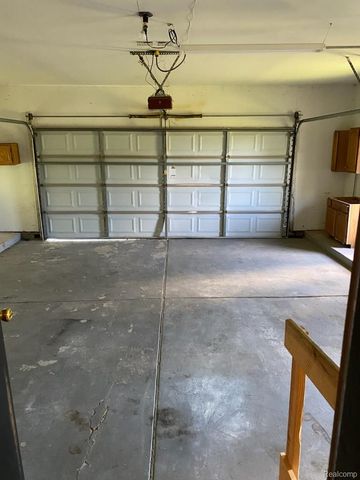 39910 Donahue Drive, Clinton Charter Township, MI 48038