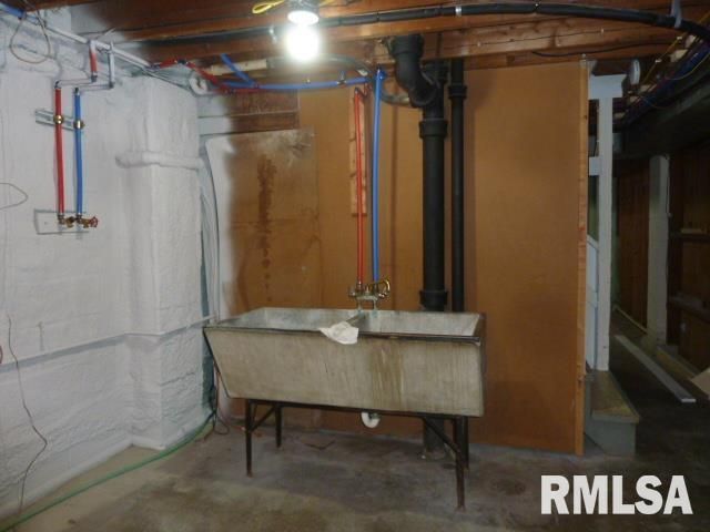 3014 N RENWOOD Avenue, Peoria, IL 61604