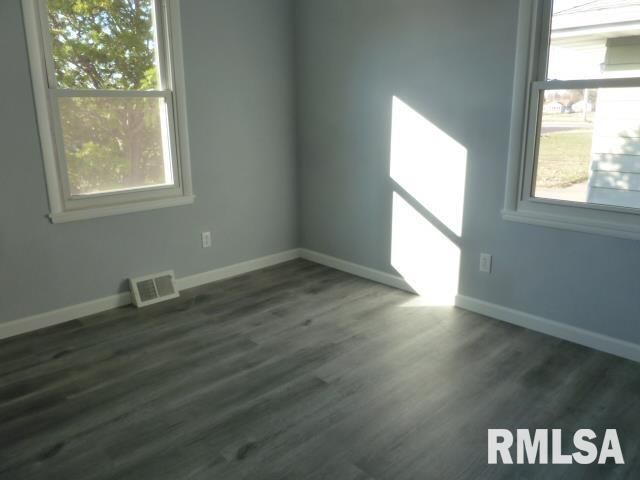 3014 N RENWOOD Avenue, Peoria, IL 61604