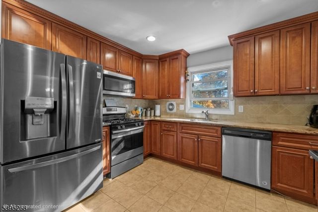 305 W Point Ave, Franklin Twp., NJ 08873