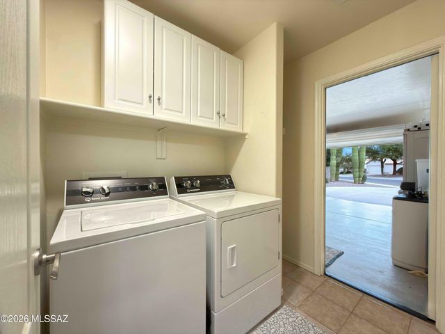 1966 W Cholla Vista Drive, Tucson, AZ 85704