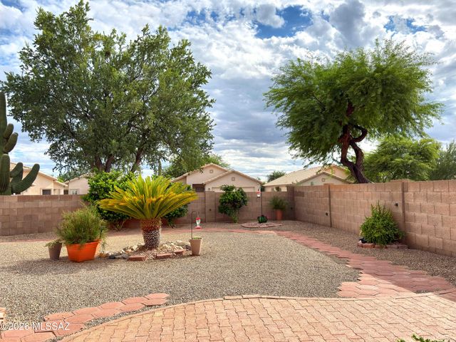 1966 W Cholla Vista Drive, Tucson, AZ 85704
