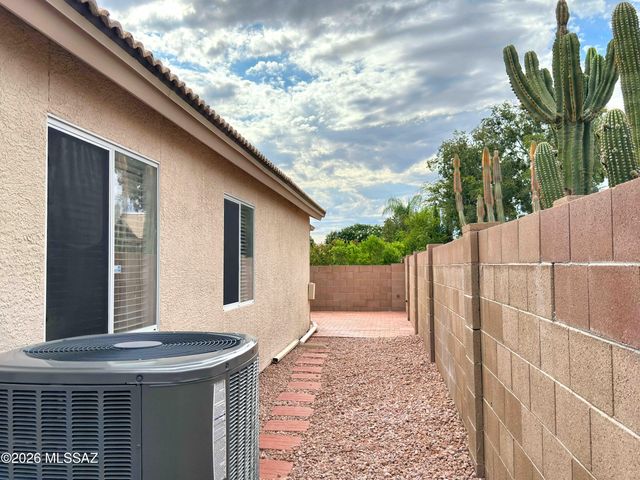 1966 W Cholla Vista Drive, Tucson, AZ 85704