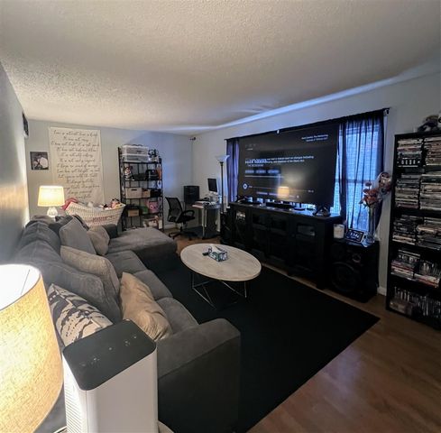 6340 S. Quarterline Road, Spring Lake, MI 49456