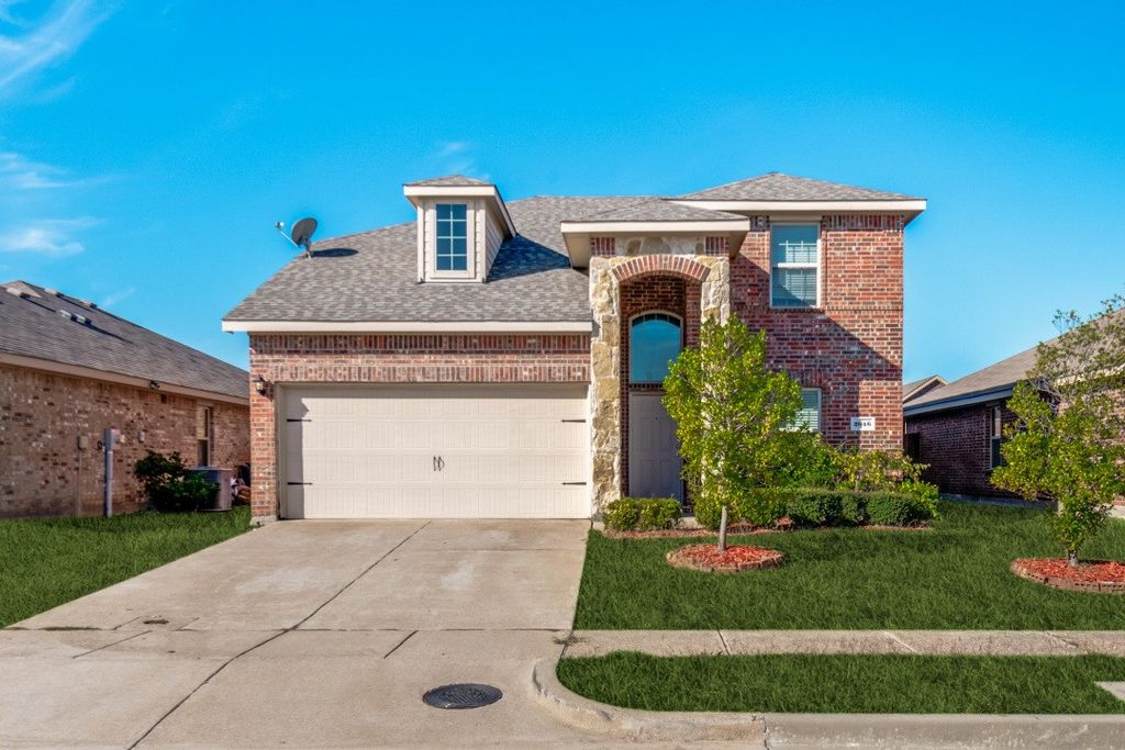 2046 Enchanted Rock Drive, Forney, TX 75126