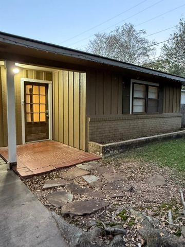 2305 Linwood Lane, Bay City, TX 77414