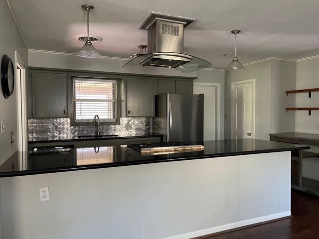 2305 Linwood Lane, Bay City, TX 77414