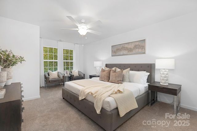 537 Dawn Circle, Charlotte, NC 28213