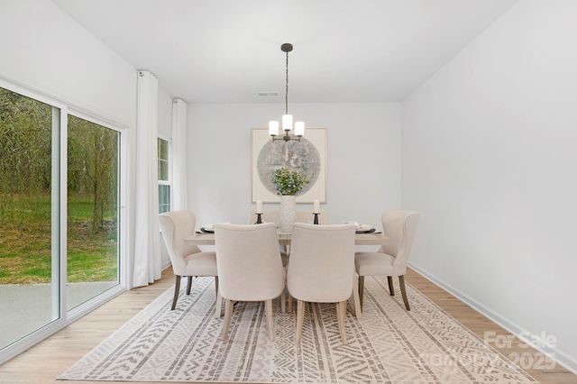 537 Dawn Circle, Charlotte, NC 28213