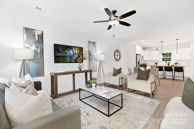 537 Dawn Circle, Charlotte, NC 28213