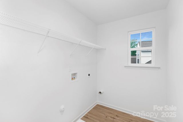 537 Dawn Circle, Charlotte, NC 28213