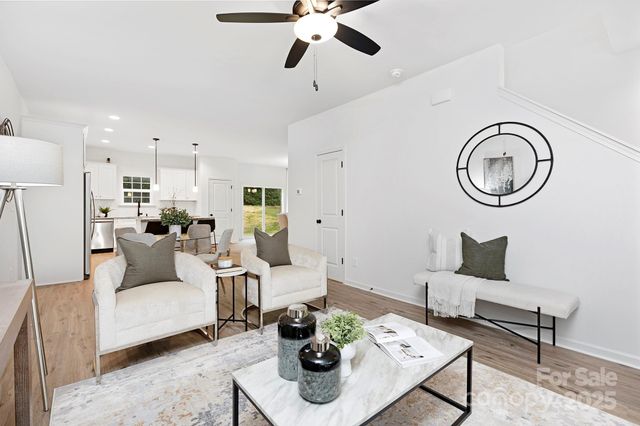 537 Dawn Circle, Charlotte, NC 28213