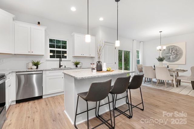 537 Dawn Circle, Charlotte, NC 28213