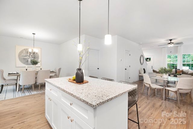 537 Dawn Circle, Charlotte, NC 28213