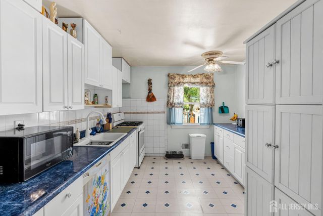 245 4th Street, Dunellen, NJ 08812